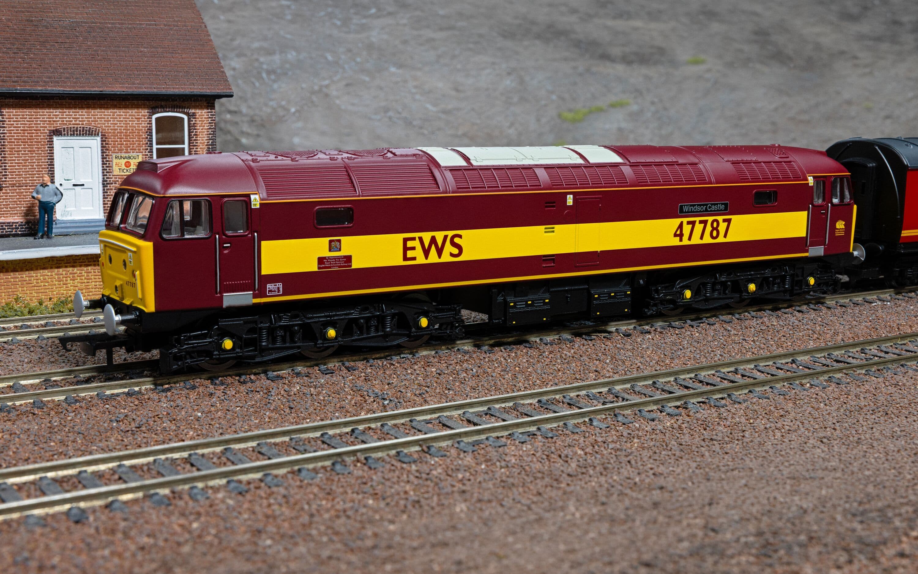 RailRoad: EWS - Class 47 - 'Windsor Castle' 47787