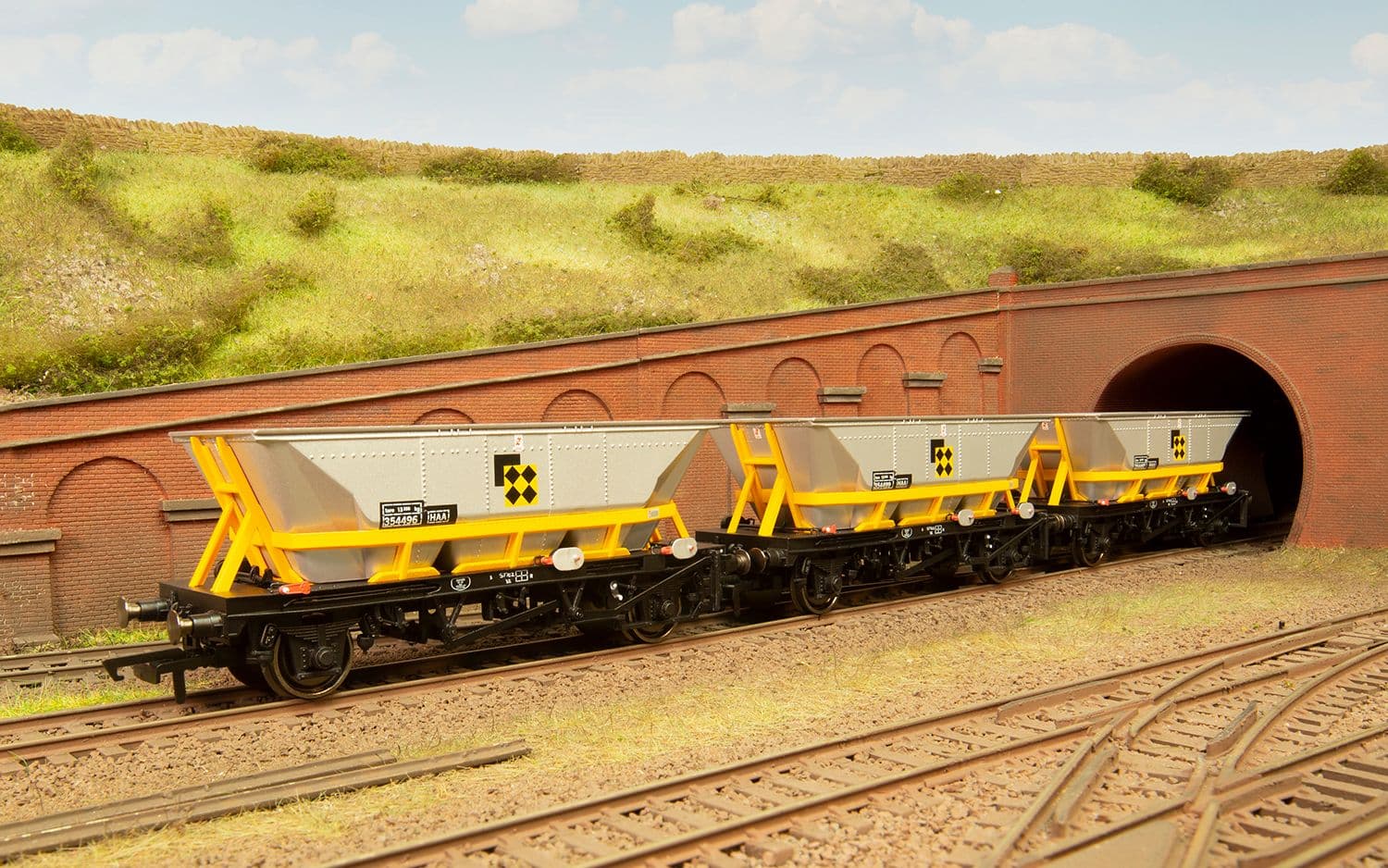 17606 Wagon 40' QUAD HOPPER TRANSPORT CHARBON HO 1/87