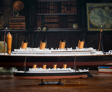 A50146A RMS Titanic Gift Set 1:400