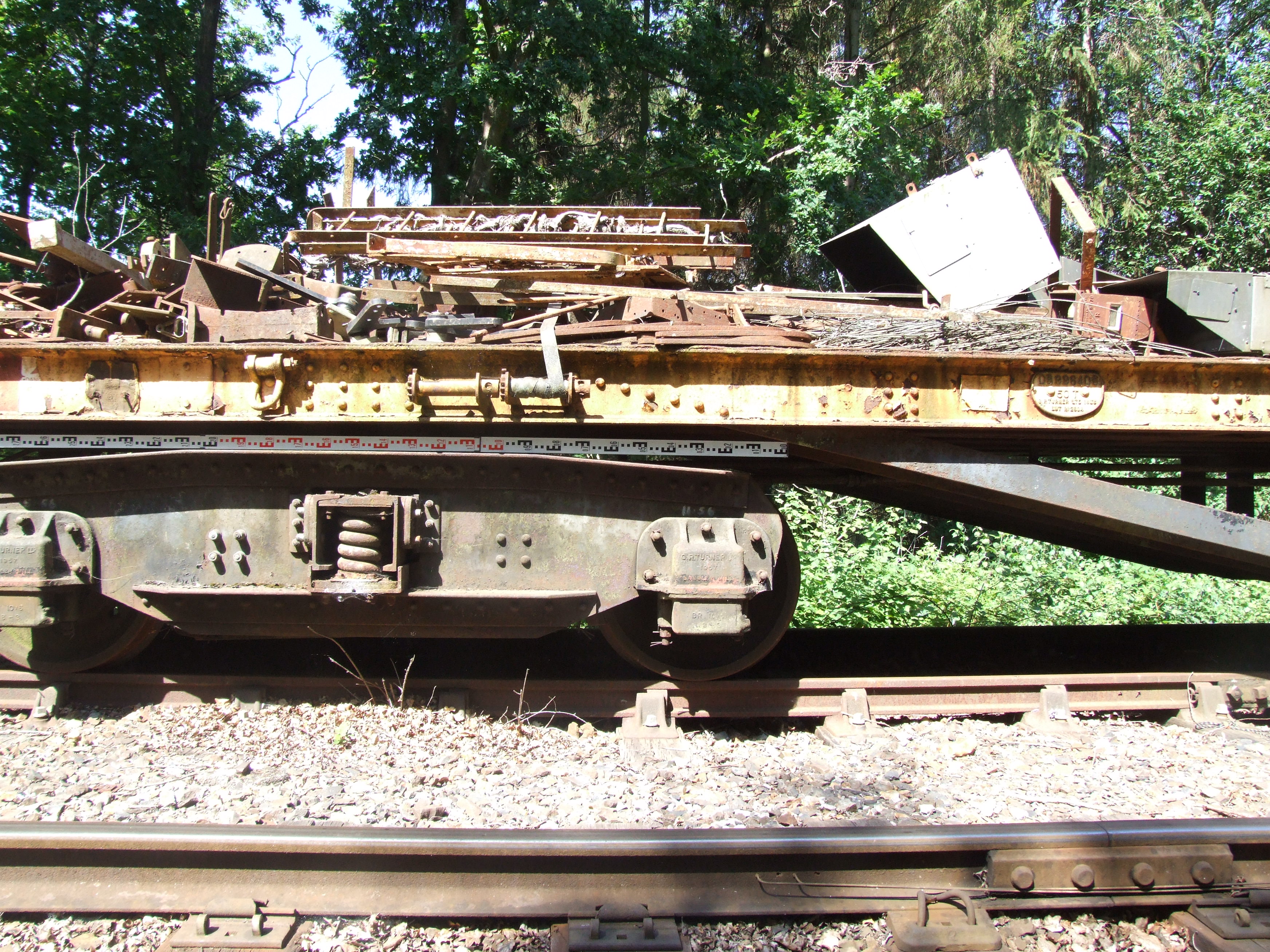 A side-on look at the wheelbase and bogie