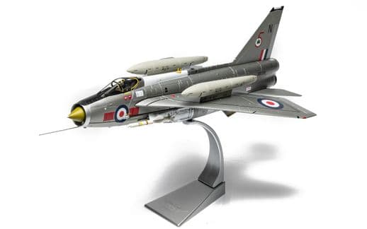 English Electric Lightning F.6 - RAF No. 5 Sqn - RAF Leconfield