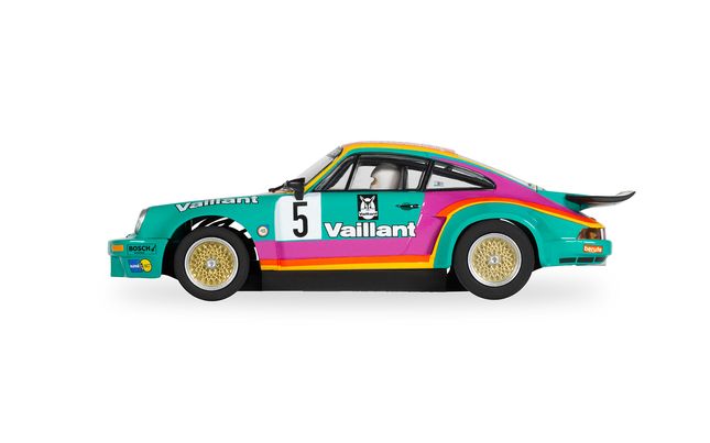 ミニカー Porsche 911 Carrera RSR 3.0 Vaillant PORSCHE 911 CARRERA RSR 3.0 VAILLANT RACING 1:64 SCALE