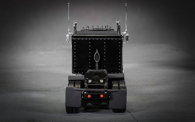 CC55703 Heavy Metal Trucks - Motorhead, Bomber
