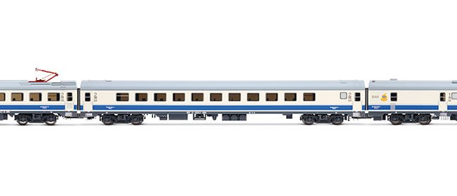 RENFE, automotor eléctrico serie 444, unidad 444-011, decoración azul/blanca, ép. V