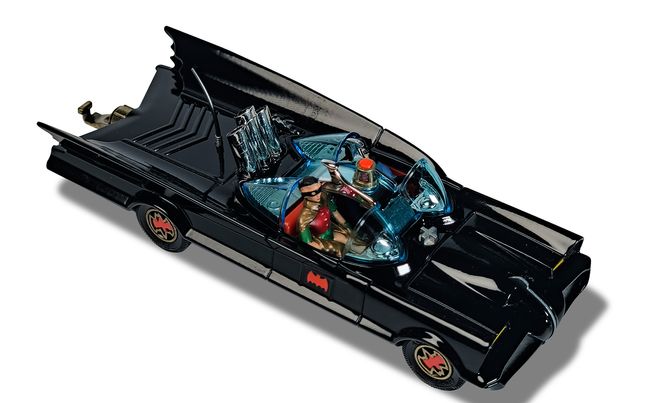 RT26701 Batmobile with Batman and Robin