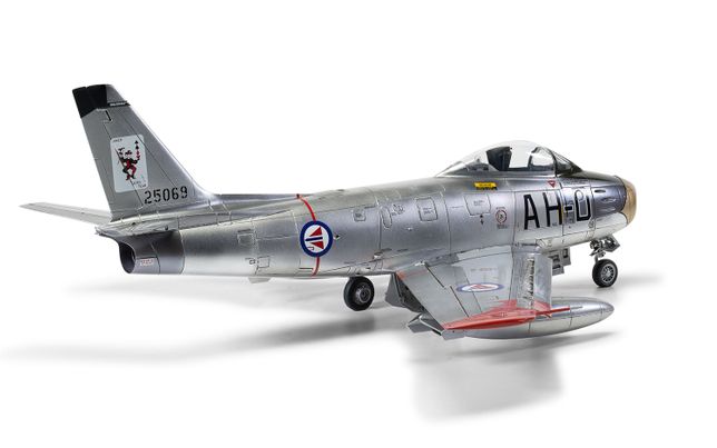 A08110 Airfix | North American F-86F-40 Sabre - plastic model kit