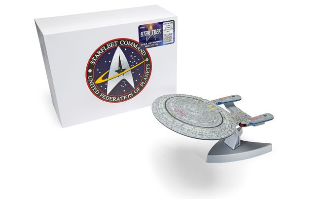 CC96611 Star Trek - USS Enterprise NCC-1701-D (The Next Generation)