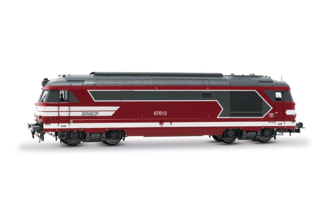 SNCF, diesel-electric locomotive BB 67613 in red "Capitole" livery, ep. VI