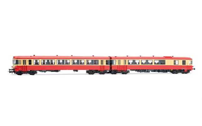 SNCF, 2-unit diesel railcar X 4300, red and cream livery, with big SNCF logo
