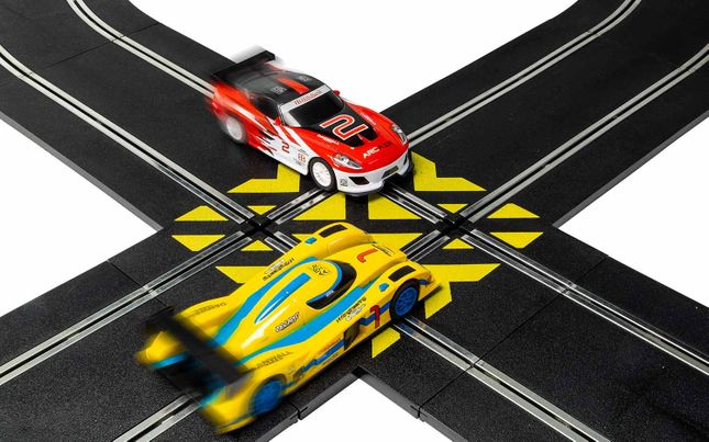 Scalextric Elevated Track Crossover for 1:32 scale slot car track C8295 