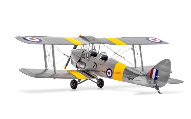 De-Havilland TIGER MOTH 1/6.2 RCモデル De-Havilland TIGER MOTH 1/6.2 RCモデル