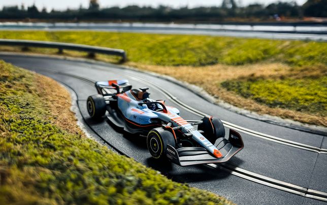 Voiture De Course Miniature Bburago Williams FW08C Turbo - échelle 1:24 - Cod. 6105 - Neuve D'Italie