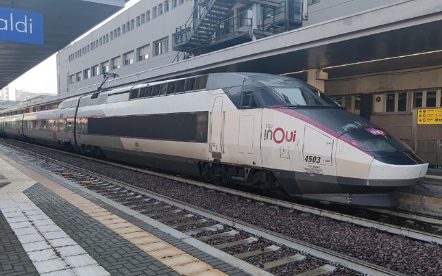 SNCF, 4-unit base pack of TGV Réseau tri-current, InOui "Milan–Turin–Lyon–Paris"