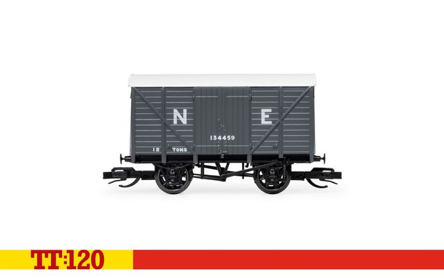 LNER Vent Van, 61996 - Era 3 LNER Vent Van, 61996 - Era 3