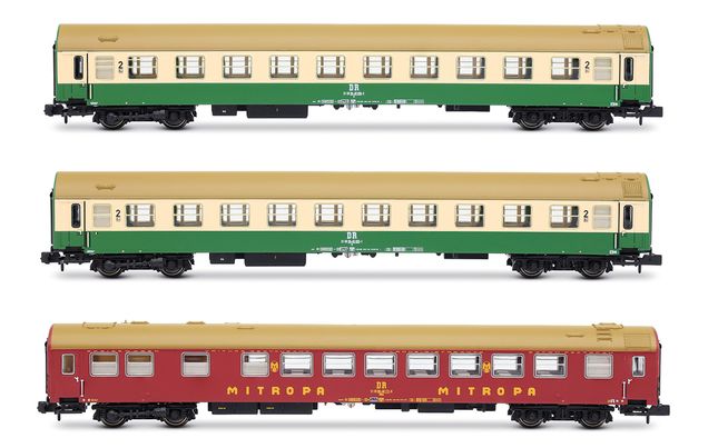 DR, 3-unit set of "OSShD" coaches type B, no. 2/2, consisting of 1 x WR + 2 x B, green/beige livery, ep. IV