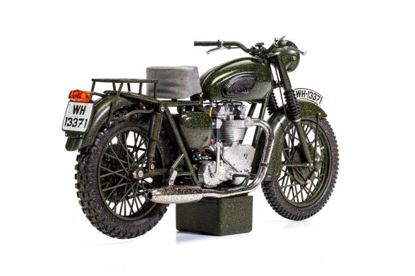 CC08501 The Great Escape - Triumph TR6 Trophy (Weathered) 