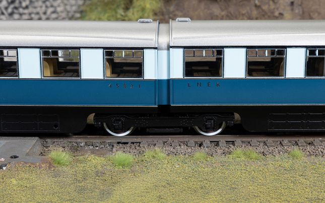 LNER - 'West Riding Limited' - Open Third &amp; Kitchen Third - Coach pack
