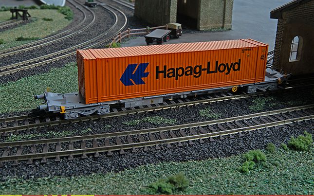 TOUAX, Sffgmss IFA Wagon with 45' Container 'Hapag Lloyd' - Era 11