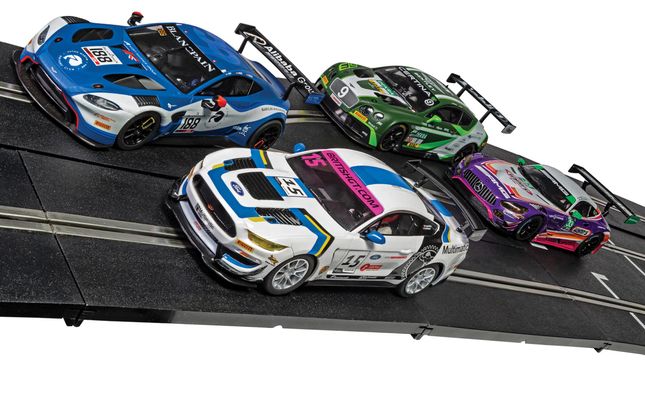 Scalextric Digital - ARC PRO Platinum GT Race Set