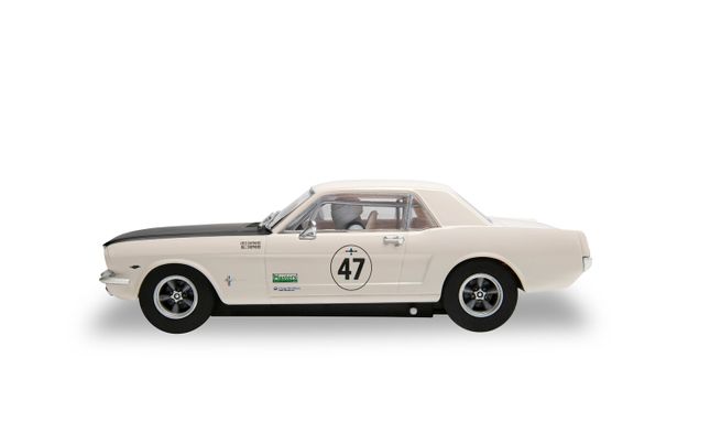 Ford Mustang - Bill and Fred Shepherd - Goodwood Revival