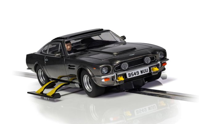 C4239 James Bond Aston Martin V8 - The Living Daylights