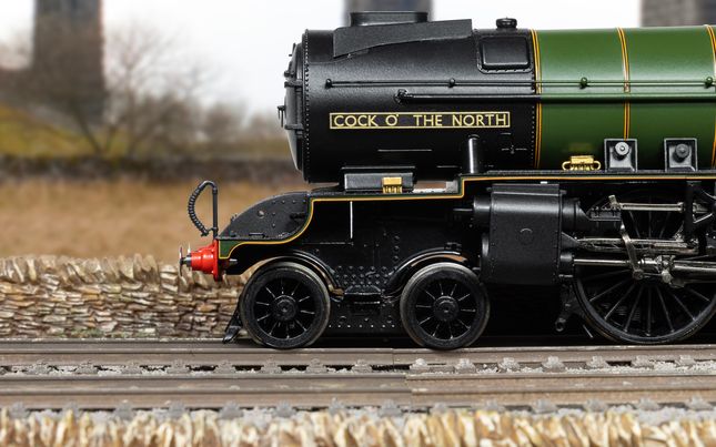 BR (Early) - Thompson A2-2 - 60501 'Cock O the North' (With Steam Generator)