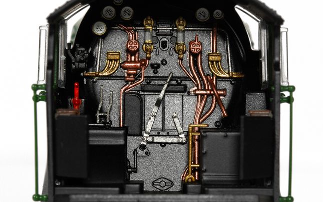 LNER, Class B17/5 4-6-0, 2859 'East Anglian' - Era 3