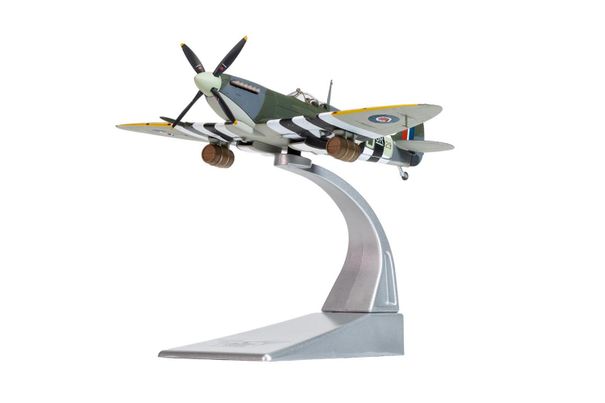 HVCCG0005 Corgi Jigsaw Puzzle - D-Day Submarine Spitfire Mk.XIVc