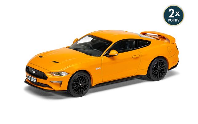 Ford Mustang Mk6 GT Fastback, Orange Fury Ford Mustang Mk6 GT Fastback, Orange Fury