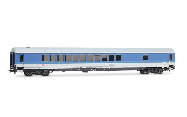 DB, 4-axle bar coach WGmh 854 in InterRegio livery, ep. IV