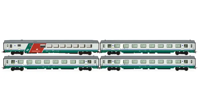 FS, 4-teiliges Set Reisezugwagen Gran Confort der Serie ‘85/’88, in XMPR-Farbgebung mit Speisewagen der Serie ‘87, mit gesicktem Dach und FS-Trenitalia-Logo, Ep. Vb