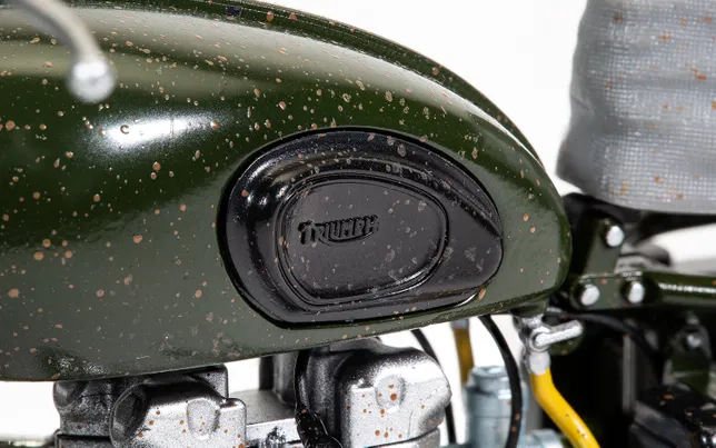 The Great Escape Triumph TR6 Trophy Motorcycle (Weathered) - 1:12 Scale