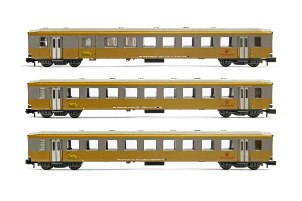 NÖVOG, 3-tlg. Wagenset "Schlieren", in gold/silberner Lackierung, bestehend aus 1 x 2. Kl.-Wagen mit Gepäckabteil und 2 x 2.Kl.-Wagen, Ep. V-VI