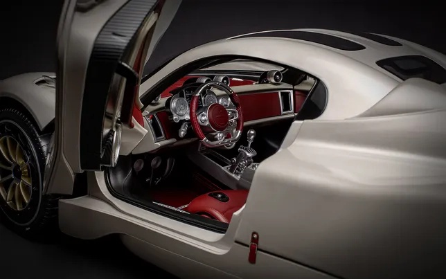 Pagani Utopia Coupé  - Rinascimento Lucido - 1:8 Scale Kit