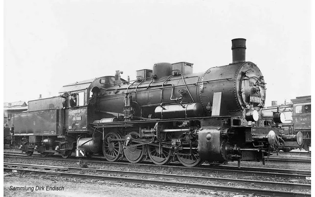 DRG, Dampflokomotive BR 55.25 (ex pr. G 8.1), in schwarz/roter Lackierung, Ep. II, mit DCC-Sounddecoder