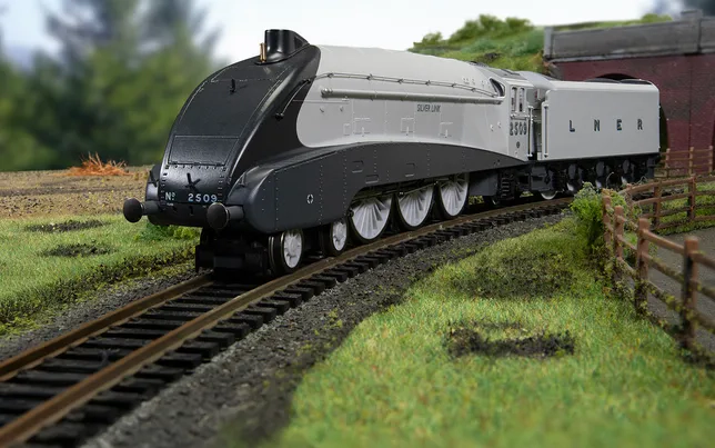 Hornby Dublo: LNER - Class A4 - 2509 'Silver Link' (Silver Jubilee Collection)