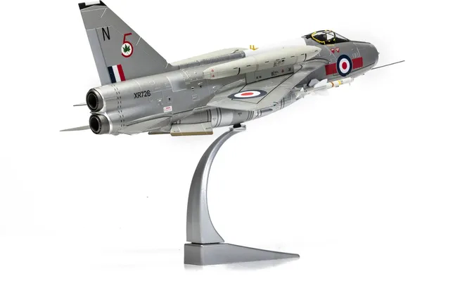 English Electric Lightning F.6 - RAF No. 5 Sqn - RAF Leconfield
