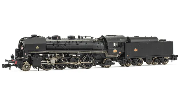 SNCF, steam locomotive 141 R 1173 "Mistral", with boxpok wheels on all axles, high capacity fuel tender, black livery, period III