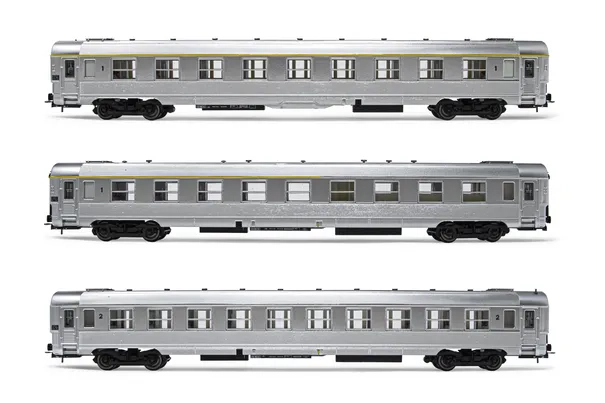SNCF, 3-unit set of DEV Inox coaches, including 1 x A9 coach, 1 x B10 coach and 1 x A5 coach, period III. Suitable AC wheelsets for this item: (10,20 x 25,00 mm)