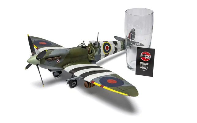 Supermarine Spitfire Mk.IXc 'Beers Away' Bundle