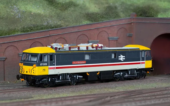 BR, Class 87, Bo-Bo, 87009 'City of Birmingham' - Era 7