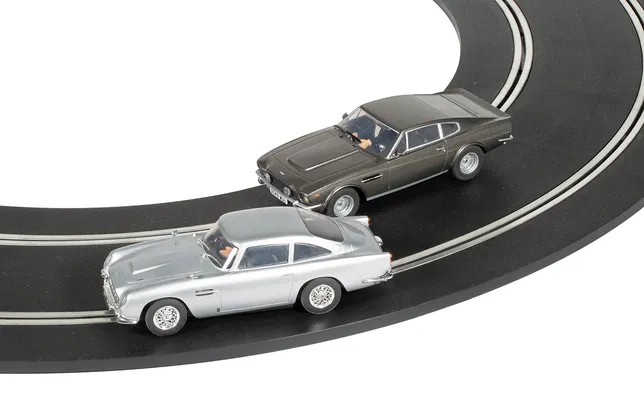 Scalextric James Bond 007 Race Set - DB5 vs V8