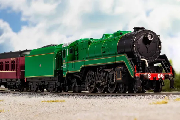 NSW, locomotiva a vapore classe C38 "Pacific" 4-6-2 #3806, livrea nera/verde, ep. III
