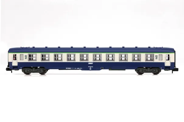 SNCF, voiture-couchettes DEV AO B10c10, livrée bleue/grise avec logo « Encadré », ép. IV