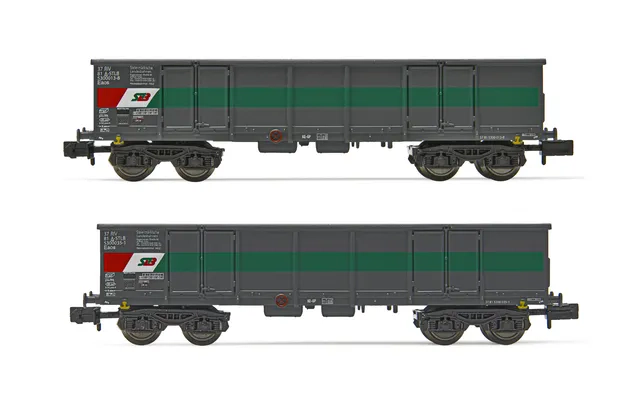 STLB, 2-unit set of 4-axle open wagons Eaos, grey/green/red livery, loaded with scrap, period V-VI