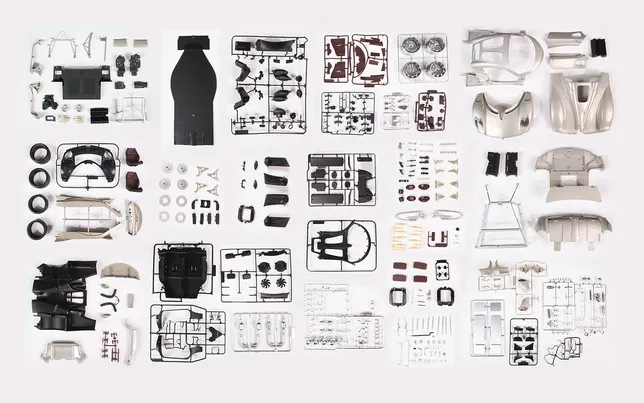 Pagani Utopia Coupé  - Rinascimento Lucido - 1:8 Scale Kit