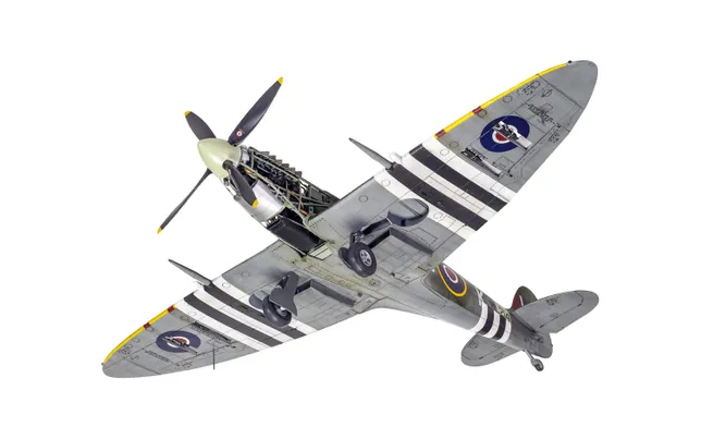 Supermarine Spitfire Mk.IXc with FREE A2 Poster
