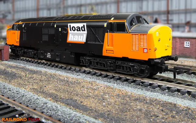 Hornby Classe 37 Loadhaul – échelle 1/76, Voie OO, Moteur 3 Pôles, Compatible DCC, Noir/orange