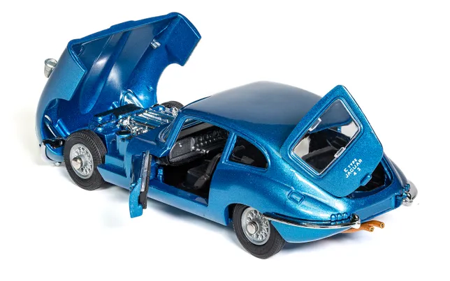Jaguar 4.2 litre E Type - Blue