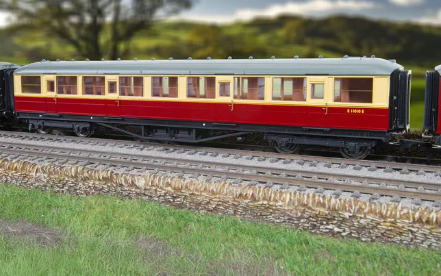 BR - Gresley Corridor - E11010E - Third Class Coach
